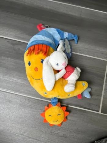 Peluche musicale d’éveil