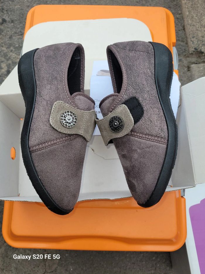 Chaussure femme taille 36 - photo numéro 2