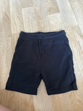 Short Primark taille 3/4 ans