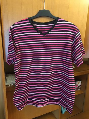 Tshirt col V rose rayures taille XL