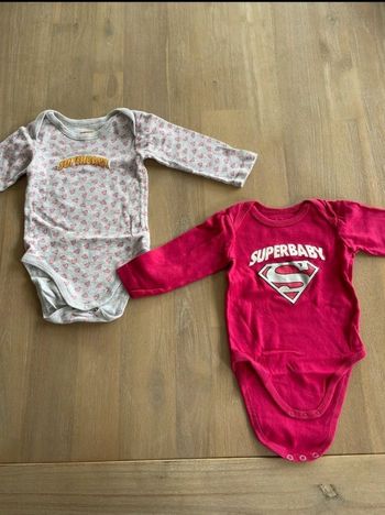 Lot de 2 bodies bébé fille