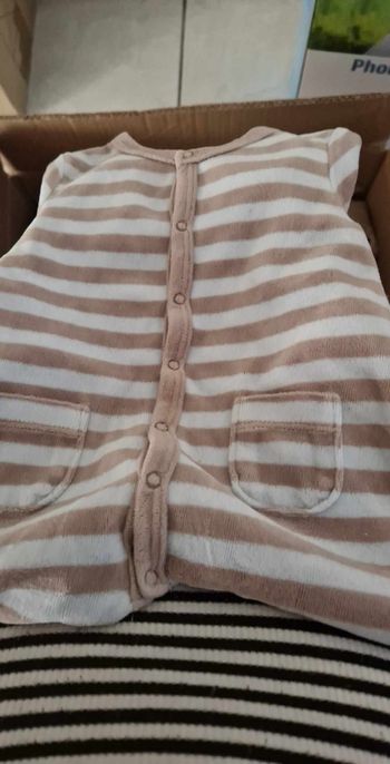 Pyjama bébé taille 1 mois