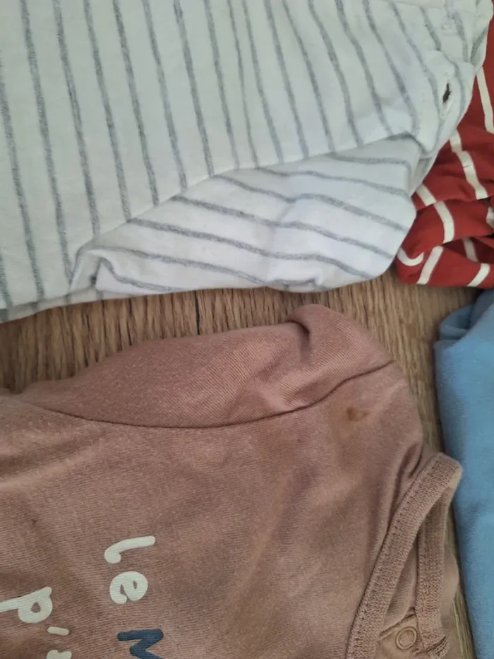 Lot tshirt 24mois - photo numéro 3