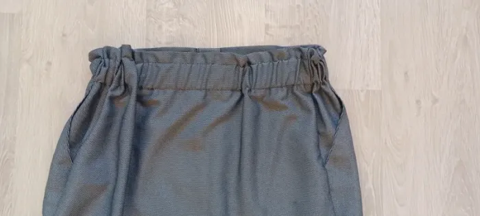 Jupe femme Tissaia, taille 40, boutonnée sur le devant, en très bon état. - photo numéro 6