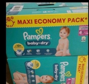 Lot de 2 cartons couches Pampers bbdry 4+