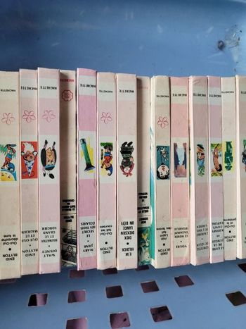 Bibliothèque rose et verre (suite et fin)