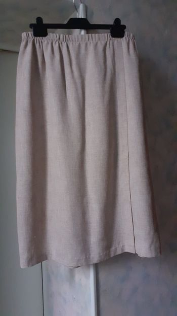 Jupe mi-longue taille 46-48