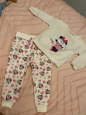 Ensemble jogging disney