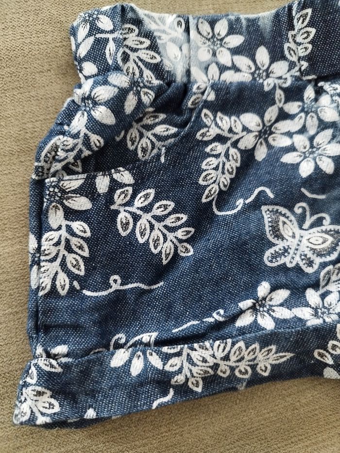 Short 6 mois comme neuf - photo numéro 3