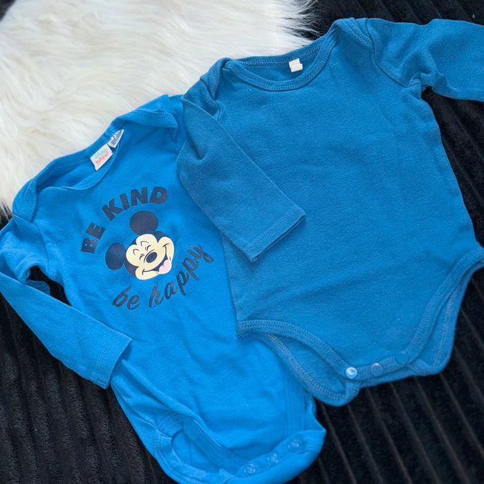Lots de 2 bodys Mickey taille 6 mois - photo numéro 4