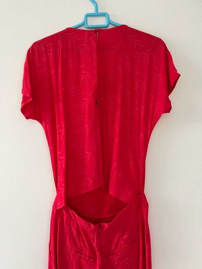 Combinaison rouge ouverte en bas du dos I. Code 34 - photo numéro 4