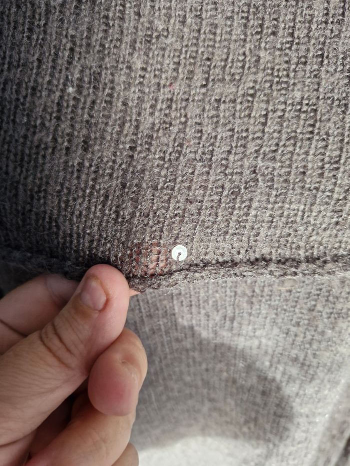 Superbe pull col réversibke épaules, manches asymétriques - photo numéro 2