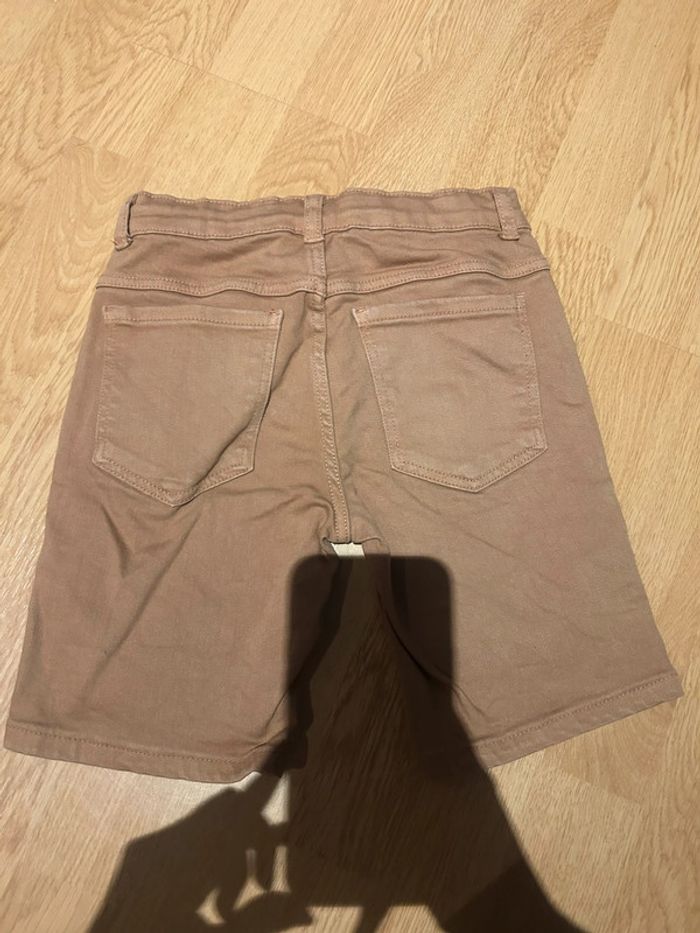 2 shorts identiques - photo numéro 3