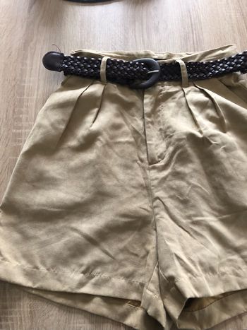 Short beige XS neuf