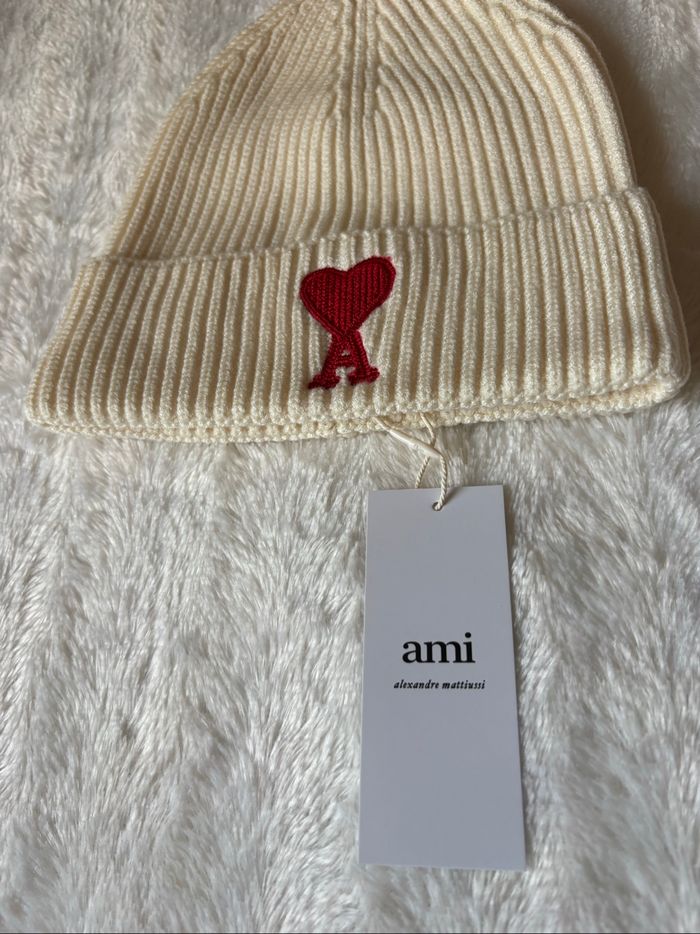 Bonnet Ami Paris écru – logo cœur rouge, neuf avec étiquette - photo numéro 2