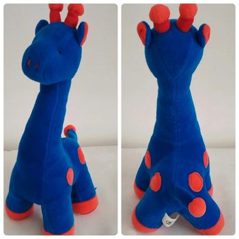 Peluche  girafe bleu et rouge 31cm CP international