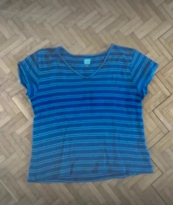 Tee shirt tissaia 2Xl en très bon état