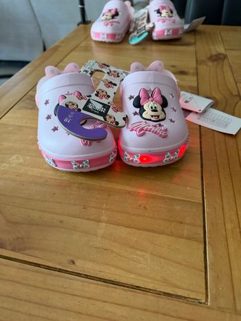 Crocs lumineux Minnie neufs taille 27