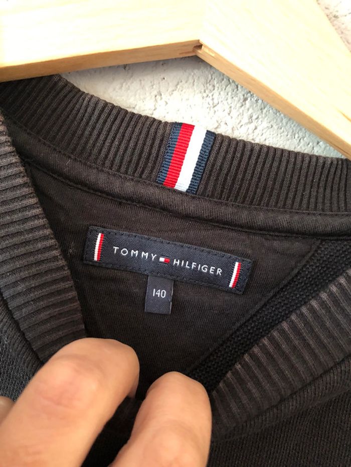 Sweat Tommy Hilfiger 10ans 🚗 - photo numéro 7