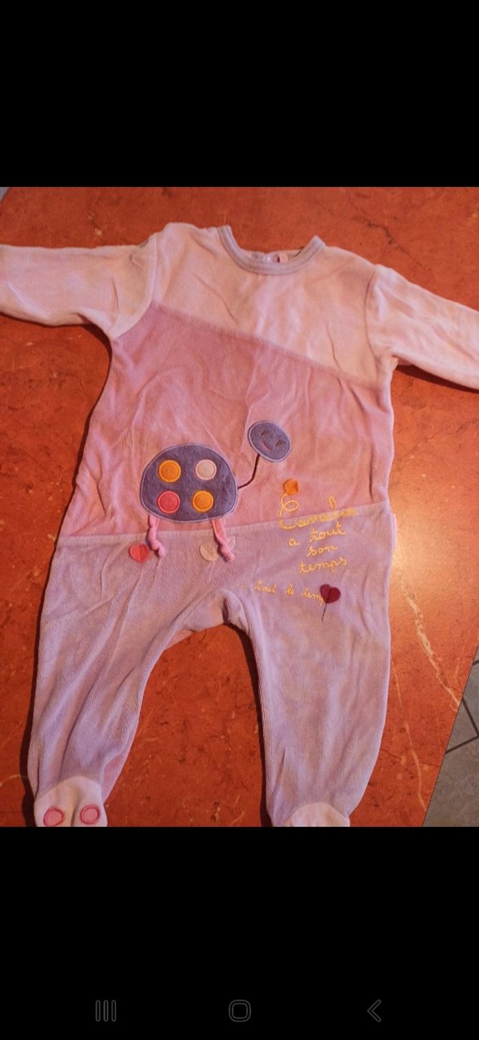 Pyjama bébé taille 6 mois