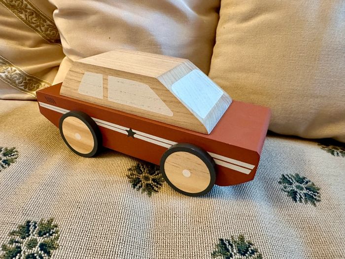 NEUF Grande voiture de course en bois rétro vintage rouge beige étoile 25x12cm cadeau décoration