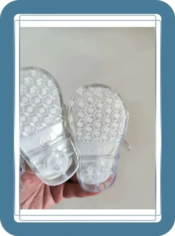 Chaussures bébé, taille 18, très bon état - photo numéro 2