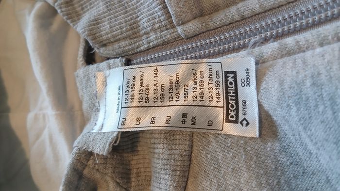 Veste à capuche 12 ans - photo numéro 3