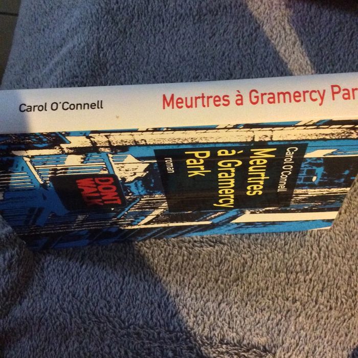 #Meurtres à Gramery Park Carol O’Connell - photo numéro 4