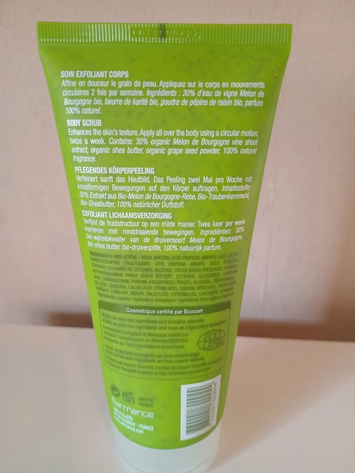 Soin exfoliant corps bio aux pépins de raisin Sarmance bio - photo numéro 2