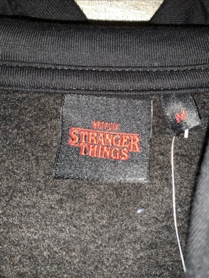 Sweat shirt Stranger things Neuf M - photo numéro 5