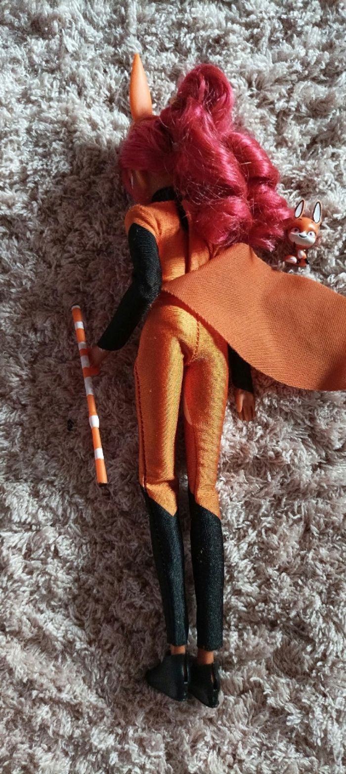 Lot de 2 poupées Miraculous Lady Bug et Rena Rouge - photo numéro 7