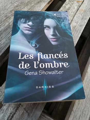 Les fiancés de l'ombre