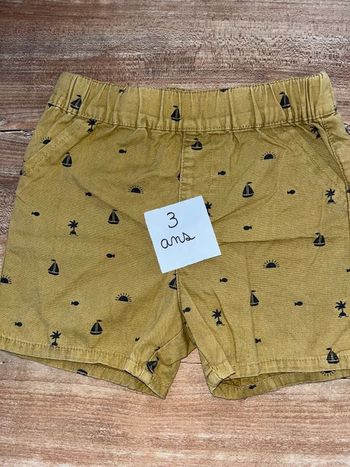 Short 3 ans