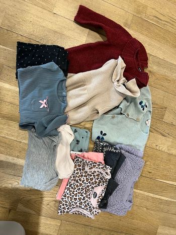 Lot vêtements filles 12 mois 
