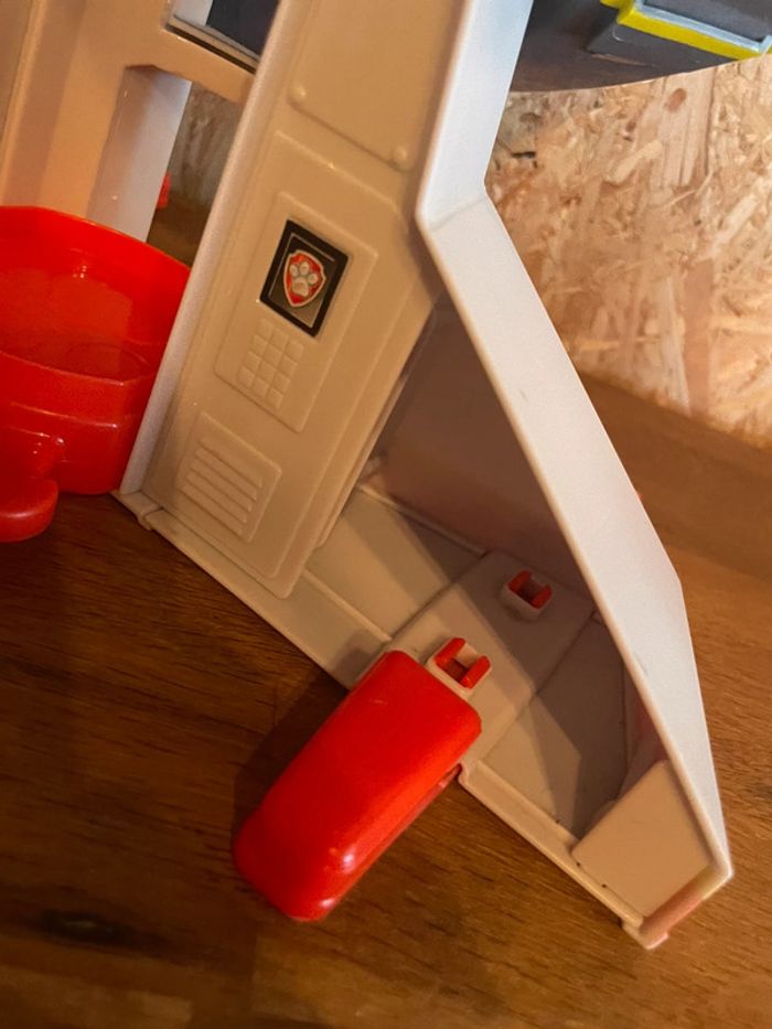 Idée Cadeau 🎁 Tour de Controle Spin Master Pat Patrouille avec blason sonore et lumineux - photo numéro 17