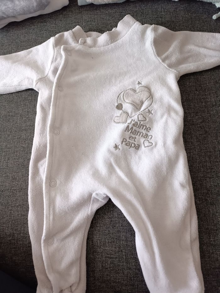 Pijama blanc et gris