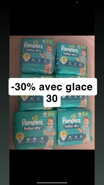Six paquets de couches Pampers taille 7