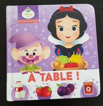 A table! Premiers pas Disney baby