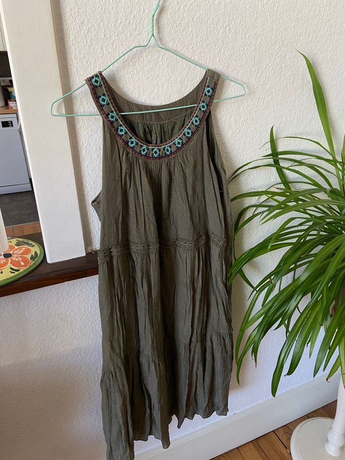 Robe kaki débardeur - photo numéro 3