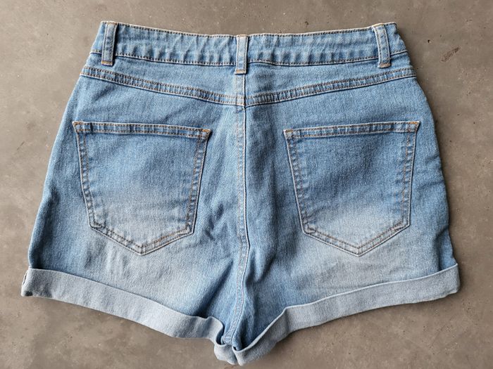 mini short en jean - photo numéro 2