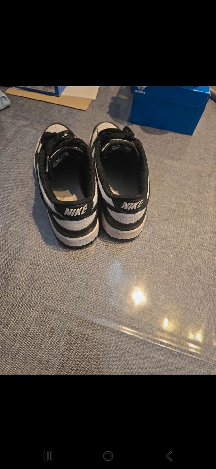 😍🤩🥰👌superbes Baskets dunk low nike (mises 2 fois)!!!! Pointure 37.5 mixtes🌺😍🤩👌 - photo numéro 3