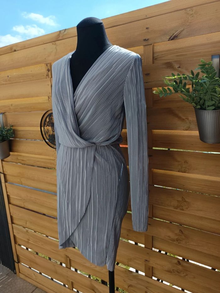 Superbe robe argentée taille S - photo numéro 2
