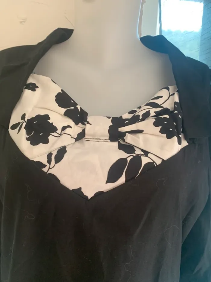 Robe vintage taille 4XL noire manches 3/4 - photo numéro 4