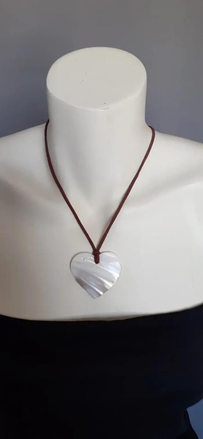 Joli pendentif en nacre - photo numéro 2