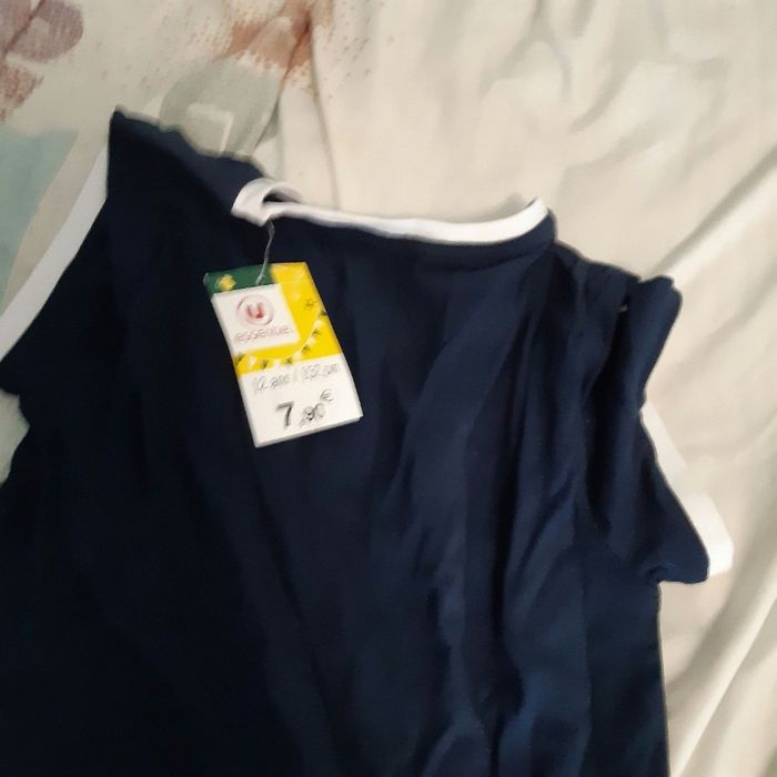 Tee shirt neuf - photo numéro 3