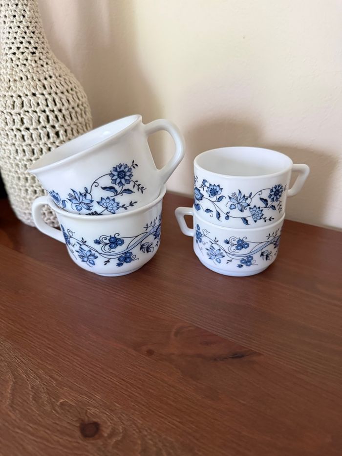 Lot de 4 tasses motif Aster - Arcopal
