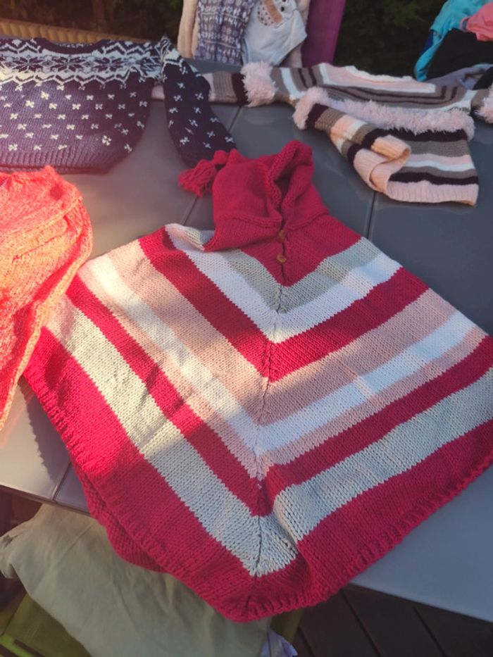 Lot gilets et pull - photo numéro 4