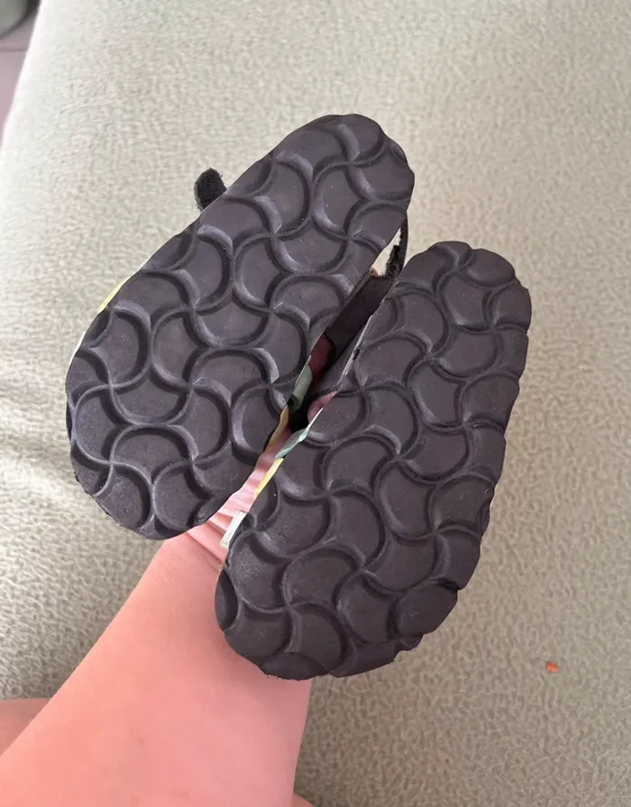 Sandale à bout fermé Gemo taille 21 - photo numéro 2