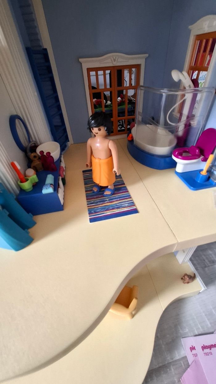 Maison Traditionnelle et tout ses aménagements Playmobil Lot quasiment complet. - photo numéro 9
