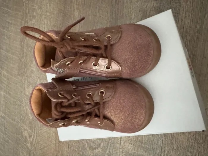 Chaussures de première  marche pointure 20 GBB - photo numéro 2